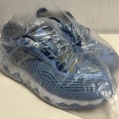 Scarpe, come riportato da ibis Styles Rotterdam Ahoy utilizzando iLost