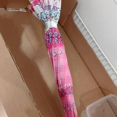 Paraigües Parapluie rose enfant, segons ha informat IKEA Paris - Rivoli mitjançant iLost
