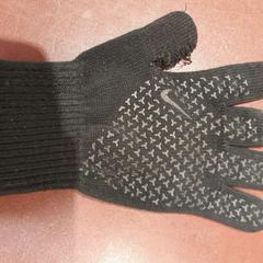 Rukavice noir, jak nahlášeno TCL pomocí iLost