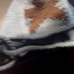 Beanie Licht blauw met bruine ster, as reported by TivoliVredenburg using iLost