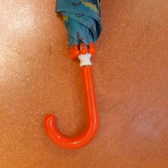 İLost kullanarak TCL tarafından bildirildiği gibi Şemsiye bleu et rouge