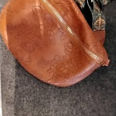 Handtasje, zoals gemeld door Gemeente Puurs-Sint-Amands met iLost