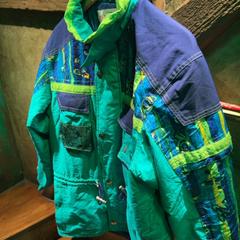 Jacket Blue, as reported by Club Nyx/Exit Café using iLost