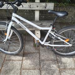 Witte fiets, merk Riverside, as reported to iLost