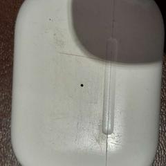 Airpods fodral blanc, rapporterat av TCL med iLost