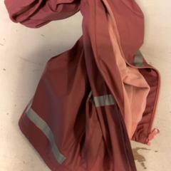 Chaqueta Roze, ha sido reportado por Artis con iLost
