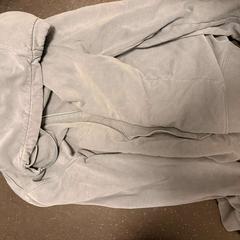 Hoodie, zoals gemeld door Ramada by Wyndham Amsterdam Airport Schiphol met iLost