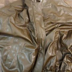 재킷, iLost를 사용하여 Inntel Hotels Amsterdam Centre에 보고됨