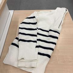 Tröja Hvit/mørkeblå m/stål farget glidelås, rapporterat av IKEA Leangen med iLost