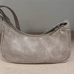 Bolsa, ha sido reportado por Qbuzz GD Groningen Peizerweg con iLost