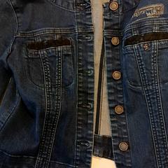 Txalekoa, gisa salatu by Centraal magazijn iLost erabiliz