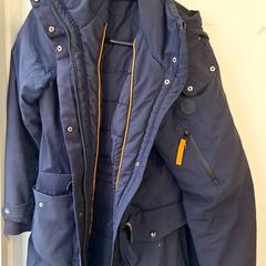 Kurtka blauw, zgłoszono przez Qbuzz DMG przy użyciu iLost