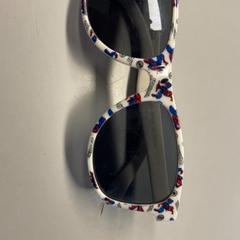 Okulary słoneczne, zgłoszono przez Burgers' Zoo przy użyciu iLost