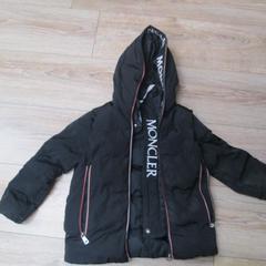 재킷 Zwart, iLost를 사용하여 IKEA Heerlen에 보고됨