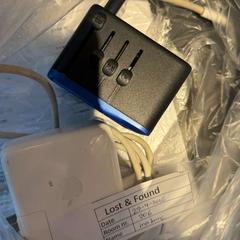 Adaptér & Nabíječka, jak nahlášeno Hotel V Frederiksplein pomocí iLost