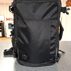 حقائب الظهر والحقائب النهارية، كما تم الإبلاغ عنه بواسطة Connexxion Amstelland-Meerlanden Amstelveen عبر iLost