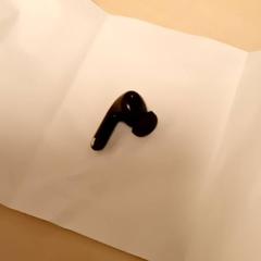 Écouteur, a été signalé par Mövenpick Hotel Amsterdam City Centre utilisant iLost