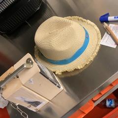 Box & Hat Yellow, as reported by MEININGER Hotel Köln West using iLost