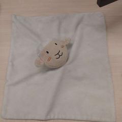 Knuffeldoek DOUDOU MOUTON, zoals gemeld door IKEA Bayonne Ametzondo met iLost