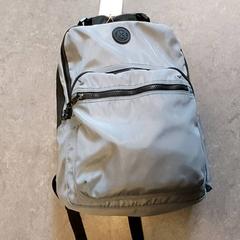 Mochila Di Mantova, como reportado por Centraal magazijn utilizando o iLost