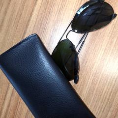 Sluneční brýle, jak nahlášeno Qbuzz DMG pomocí iLost