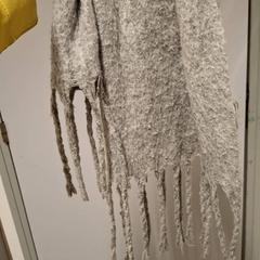 Sál echarpe, amint azt IKEA Grenoble az iLost segítségével jelentette.