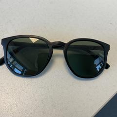 サングラス がiLostで Breng Arnhem によって報告されました