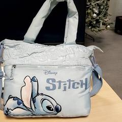 バッグ - Schoudertasje がiLostで Regio Oost-Vlaanderen によって報告されました