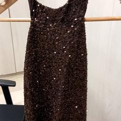 الفستان، كما تم الإبلاغ عنه بواسطة Hotel van der Valk Maastricht عبر iLost