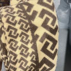 Sjaal bruin / beige, amint azt Hotel Van der Valk Harderwijk op de Veluwe az iLost segítségével jelentette.