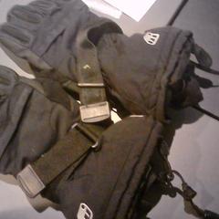 Rukavice, jak nahlášeno SnowWorld Landgraaf pomocí iLost