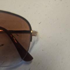Sonnenbrille, gemeldet von HTM über iLost
