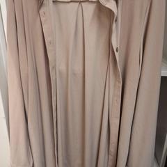 Blusa & Chaleco Triple Nine Beige, segundo informou IKEA Utrecht usando iLost