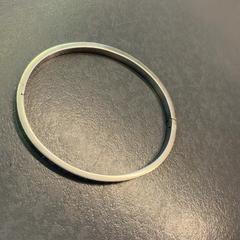 Armband, rapporterat av Eindhoven Airport med iLost