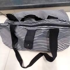 Borsa Zwart/ wit, come riportato da Arriva Limburg Zuid utilizzando iLost