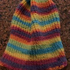 Beanie hat Regenboog klwur, ako bolo nahlásené Pathé Nijmegen pomocou iLost