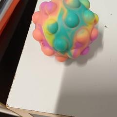 Bola de stress, como reportado por IKEA Bayonne Ametzondo utilizando o iLost