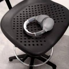 Hörlurar, rapporterat av Arriva Infoshop Enschede med iLost