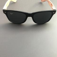 Sunglasses, amint azt Van Gogh Museum az iLost segítségével jelentette.