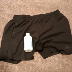 Calções, como reportado por Van der Valk Hotel Apeldoorn - De Cantharel utilizando o iLost