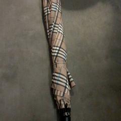 Parasol, zgłoszono przez Transdev Hoeksche Waard Goeree Overflakkee przy użyciu iLost