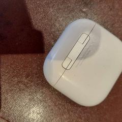 Caixa para airpods blanc, como reportado por TCL utilizando o iLost