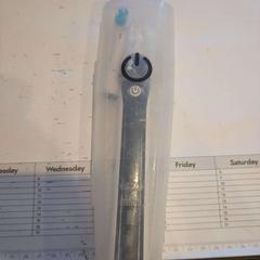 Elektryczna szczoteczka do zębów, zgłoszono przez Inntel Hotels Utrecht Centre przy użyciu iLost