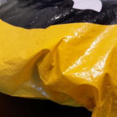 حقائب حمل وحقائب اليد jaune et noir، كما تم الإبلاغ عنه بواسطة TCL عبر iLost