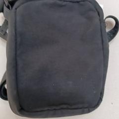 Borsa, come riportato da IKEA Soroksár Budapest utilizzando iLost