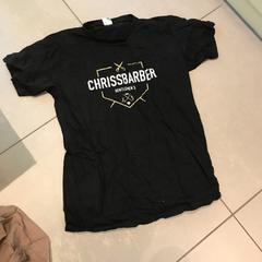 T Shirt noir Chrissbarber, ha sido reportado por MEININGER Hotel Lyon Centre Berthelot con iLost