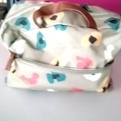 Bolsa tote, segundo informou Agence Mobilités usando iLost