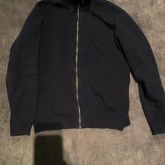 Colete Zwart/blauw, como reportado por Van der Valk Hotel Haarlem utilizando o iLost