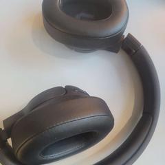 Slúchadlá, ako bolo nahlásené Padualaan 101 pomocou iLost