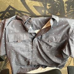 Kleding blouse en een vest, segundo informou Haven Hotel Rotterdam usando iLost